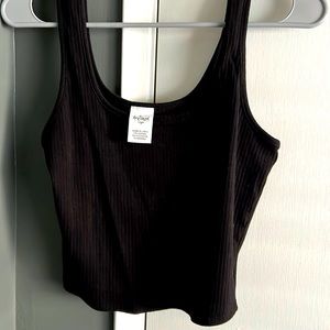 Black cropped top!
